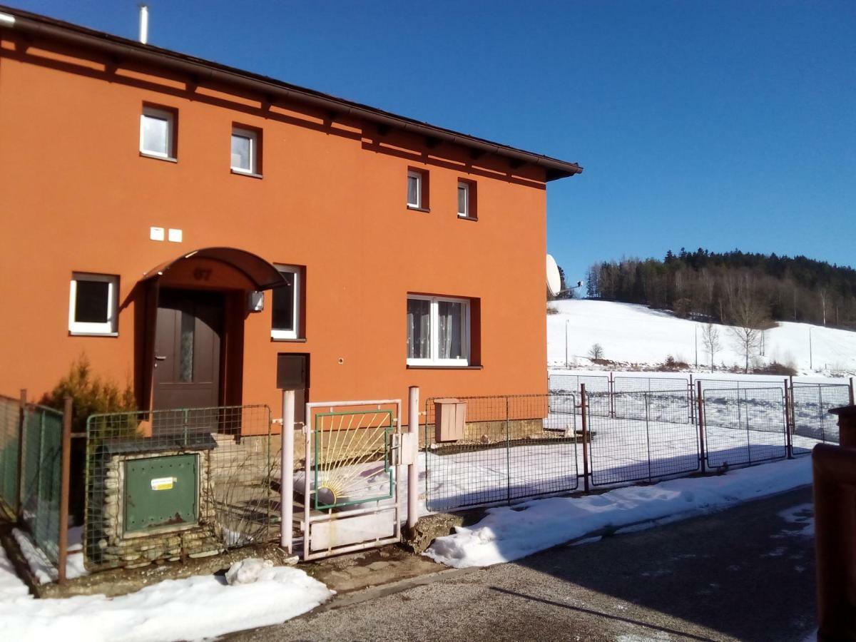 Ubytovani 67 Villa Kuncice nad Labem Bagian luar foto