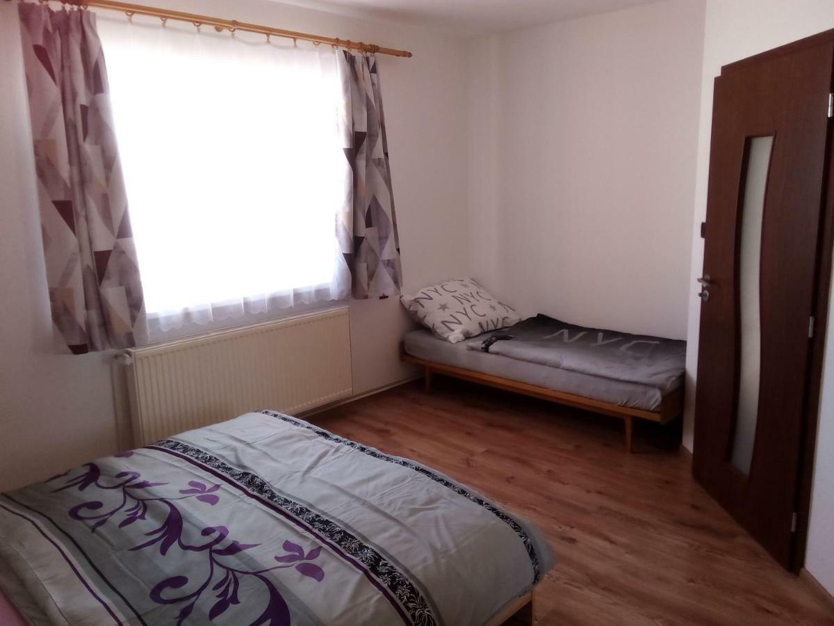 Ubytovani 67 Villa Kuncice nad Labem Bagian luar foto